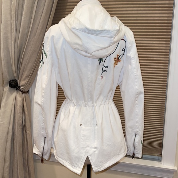 Spatial Paris Beautiful Embroidered Sequence Hooded Jacket - Picture 4 of 11